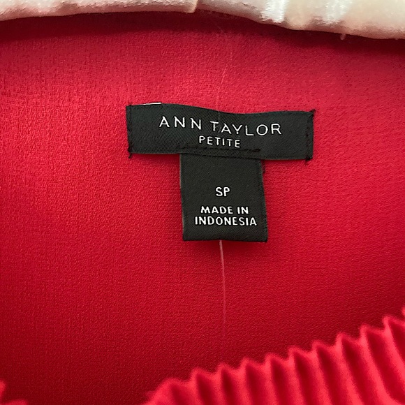 Ann Taylor Red Pleated Flutter Sleeve Blouse - Picture 6 of 11